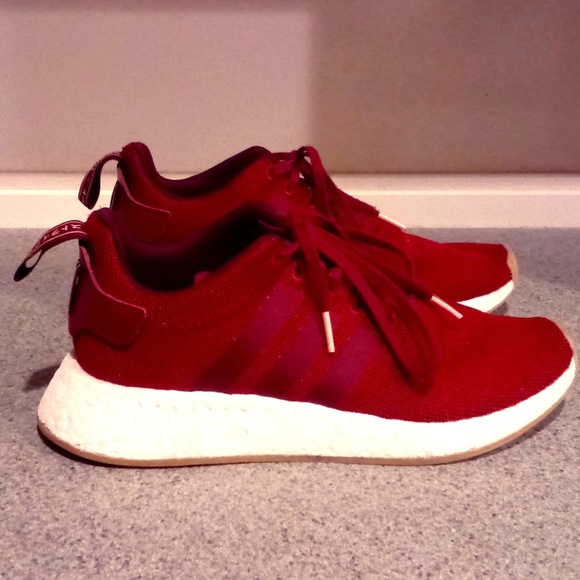 nmd r2 collegiate burgundy